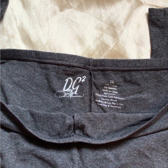 DG2 woman’s tights. Grey size 2X. - Picture 2 of 2